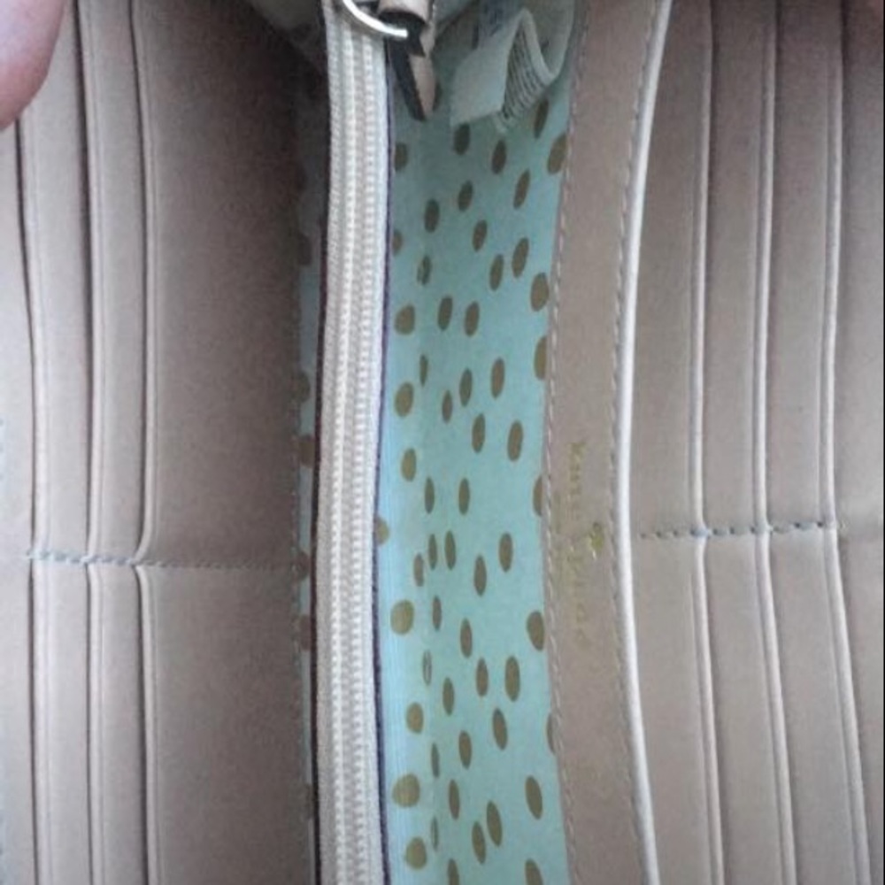 Brand new Kate Spade Wallet - Picture 2 of 2